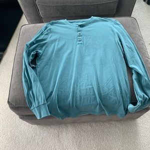 Untuckit men’s Henley